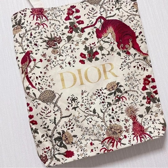 Dior Red Tiger Tote, Limited Edition 2023 - Picture 2 of 6